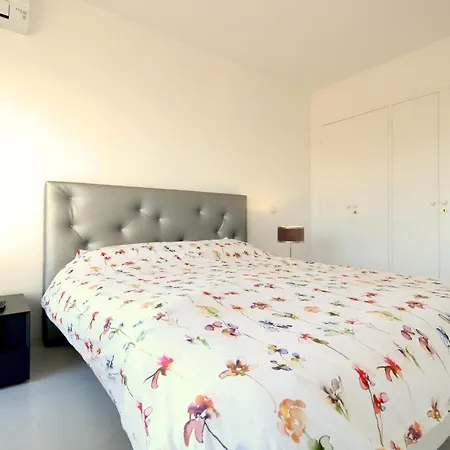Apartment Grand 3p - La Pinede Proche Juan-les-Pins